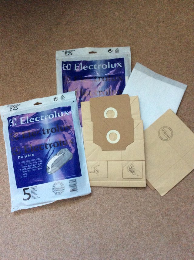 Preview of the first image of Electrolux Dolphin 1400 E25 dustbags (13).