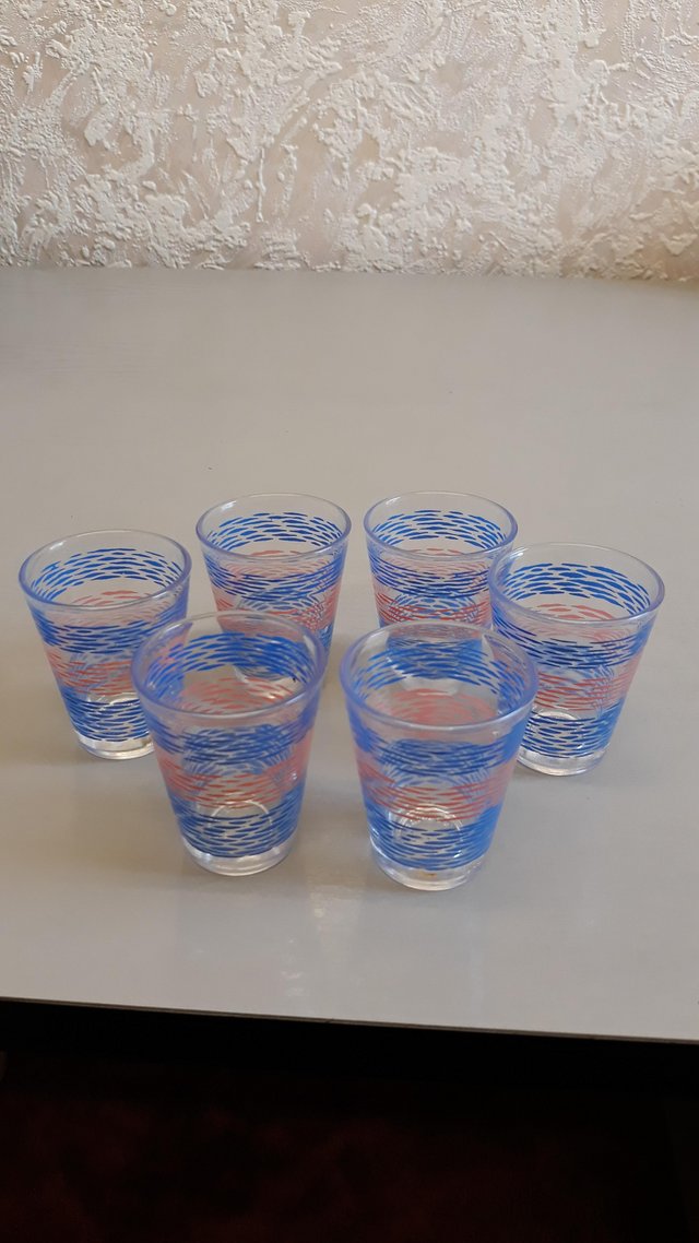 Preview of the first image of Glasses  (drinking).