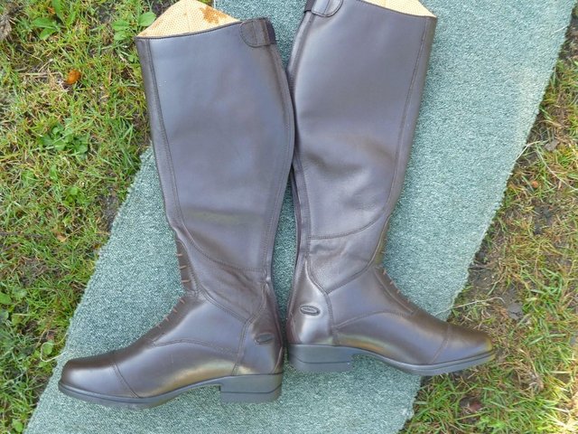 Image 4 of Moretta brown leather boots size 5 wide leg