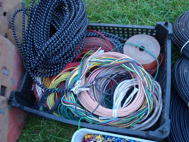Image 3 of Electrical cables and Lucas connectors bundle