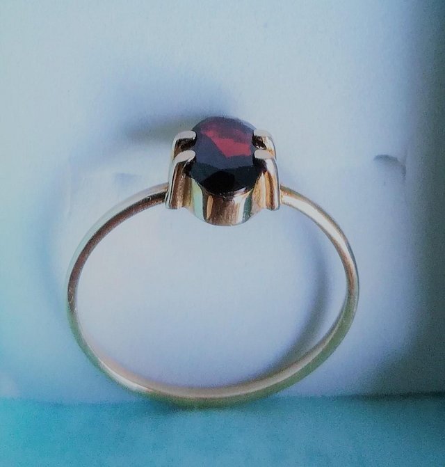 Image 2 of ANTIQUE 9ct GOLD GARNET RING Wedding Band Oval Stone 1.2g
