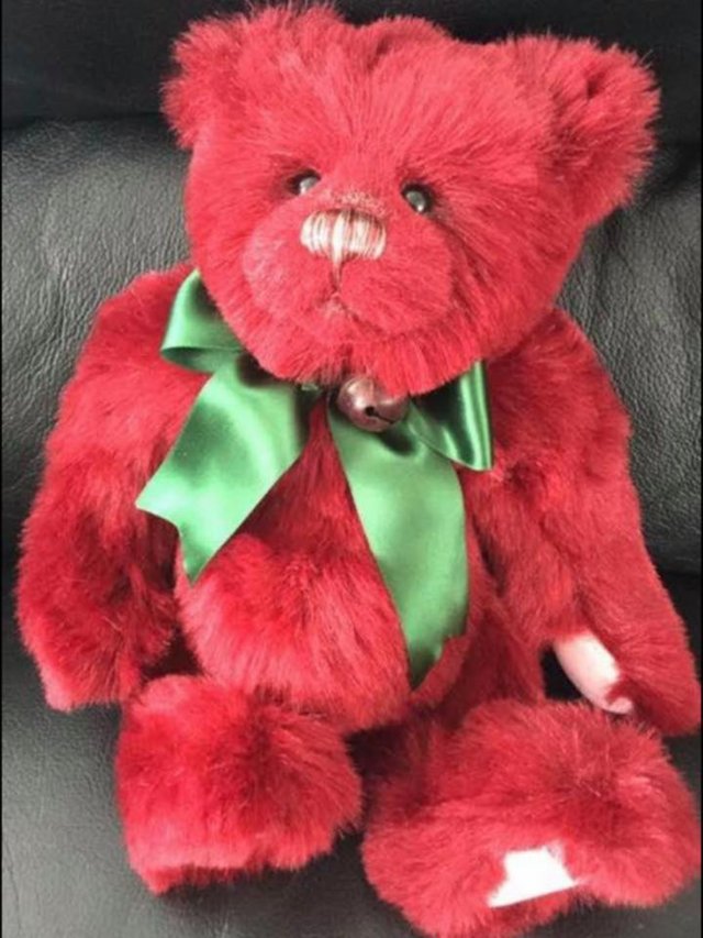 Preview of the first image of Charlie Bears Cranberry.