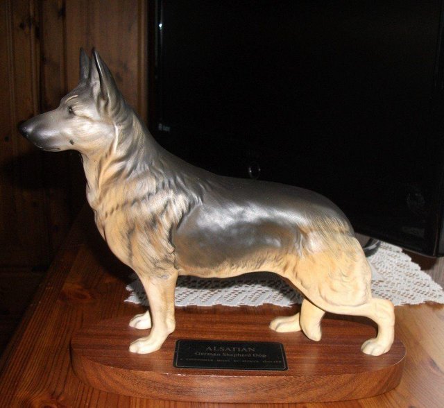 Preview of the first image of BESWICK BEAUTIFUL GERMAN SHEPHERD DOG CONNOISSEUR.