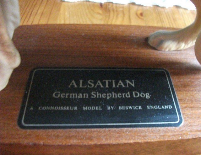 Image 2 of BESWICK BEAUTIFUL GERMAN SHEPHERD DOG CONNOISSEUR