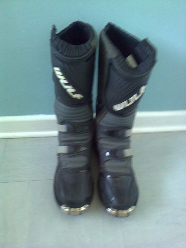 Preview of the first image of Wulf Sport, Motox Boots, Adult/Youths, size 5, Euro 39, ex c.