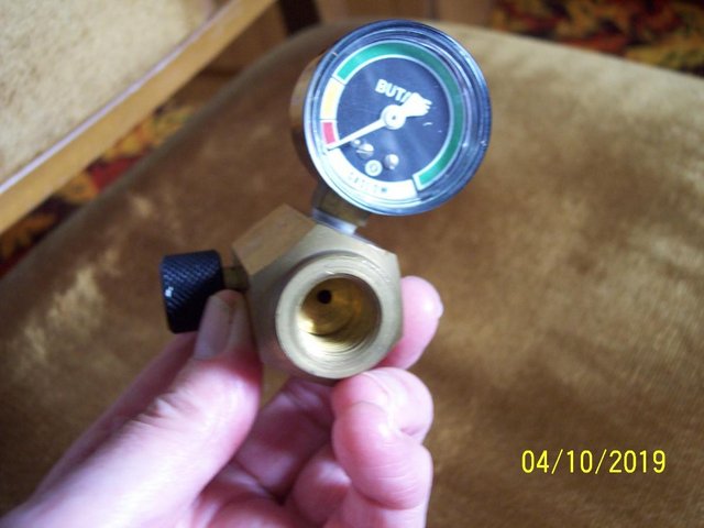 Image 2 of butane gaslow gauge Compact 182 regulator