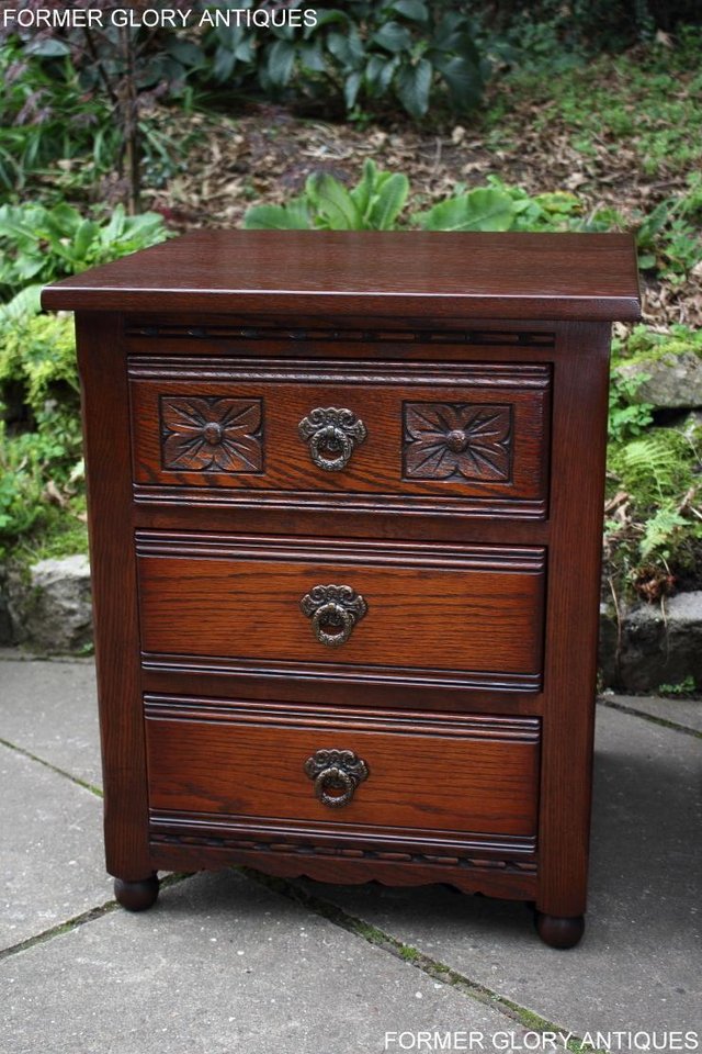 Image 19 of A PAIR OF OLD CHARM OAK BEDSIDE CABINETS LAMP TABLES DRAWERS