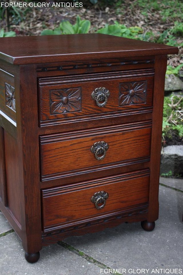 Image 38 of A PAIR OF OLD CHARM OAK BEDSIDE CABINETS LAMP TABLES DRAWERS