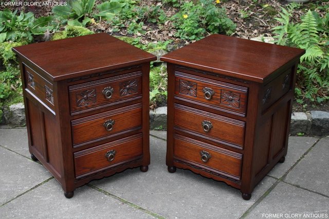 Image 52 of A PAIR OF OLD CHARM OAK BEDSIDE CABINETS LAMP TABLES DRAWERS