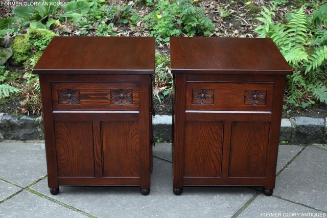 Image 83 of A PAIR OF OLD CHARM OAK BEDSIDE CABINETS LAMP TABLES DRAWERS