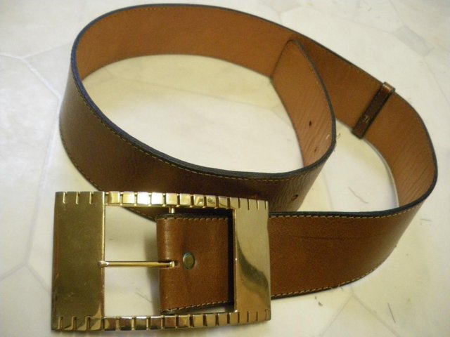 Preview of the first image of Distinctive Suela Luppi Leather Belt.