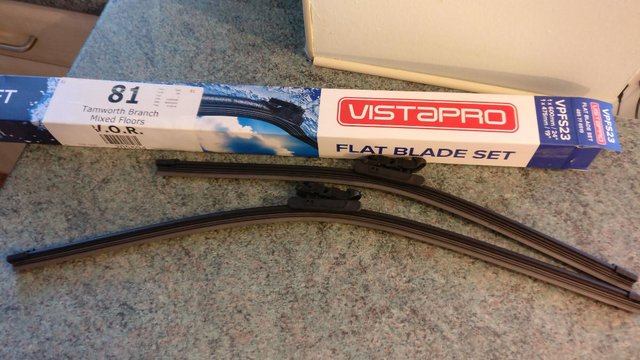 Preview of the first image of Passat wiper blades.