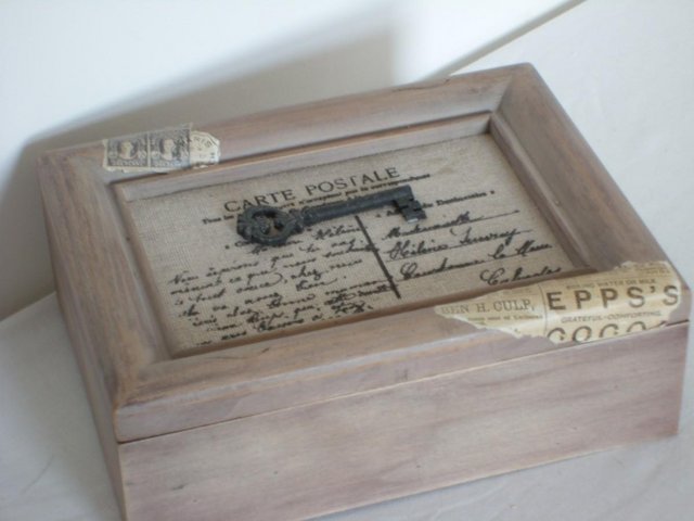 Preview of the first image of Shabby Chic Carte Postal Box.