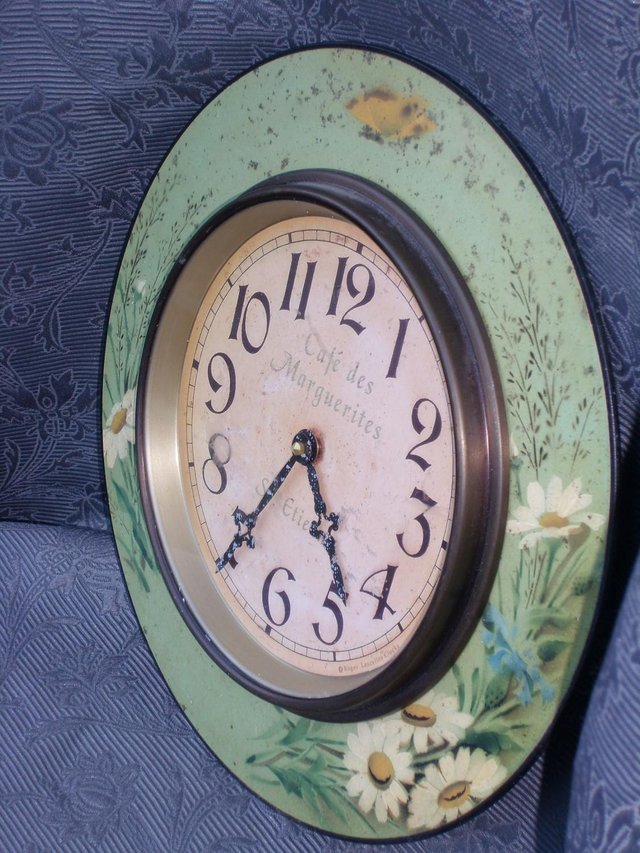 Image 4 of LASCELLES Tin Wall Clock - Daisy Design