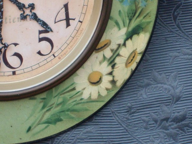 Image 5 of LASCELLES Tin Wall Clock - Daisy Design