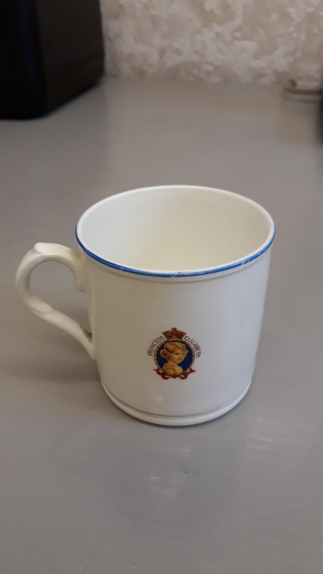 Preview of the first image of Royal Memorabilia.