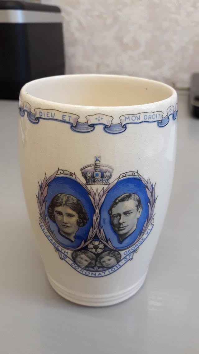 Preview of the first image of Royal memorabilia.