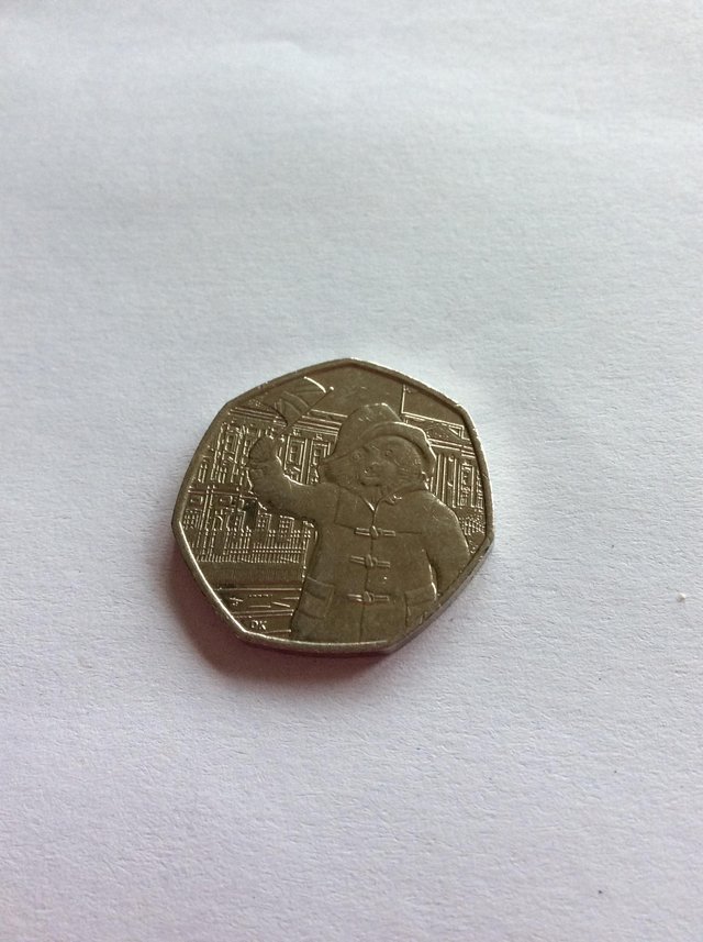 Image 2 of 2018 Paddington bear at the palace 50p coin