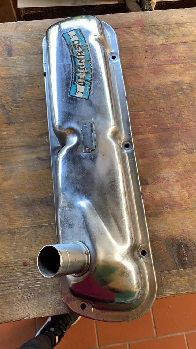 Preview of the first image of Valve covers De Tomaso Pantera.