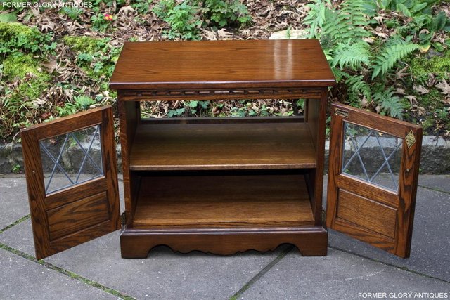 Image 4 of AN OLD CHARM LIGHT OAK TV DVD MEDIA CABINET STAND TABLE UNIT