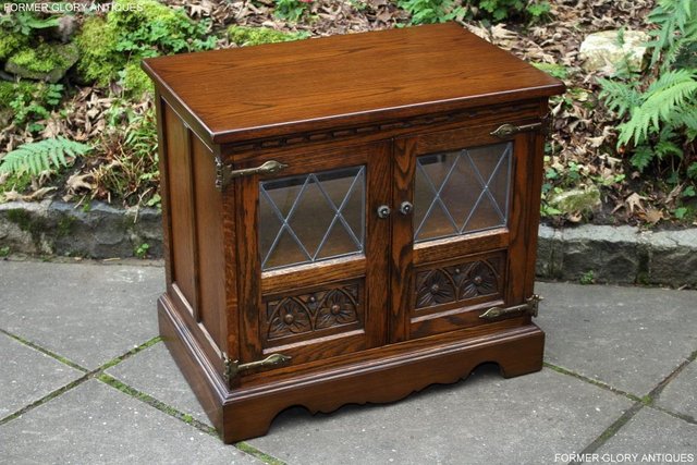 Image 28 of AN OLD CHARM LIGHT OAK TV DVD MEDIA CABINET STAND TABLE UNIT