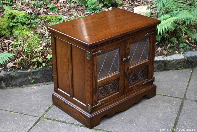 Image 51 of AN OLD CHARM LIGHT OAK TV DVD MEDIA CABINET STAND TABLE UNIT