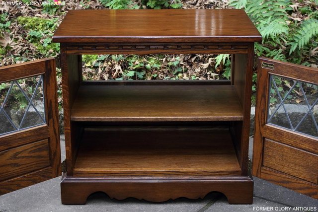 Image 58 of AN OLD CHARM LIGHT OAK TV DVD MEDIA CABINET STAND TABLE UNIT