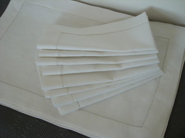 Preview of the first image of Set 8 White Linen Placemats & Napkins NEW!.
