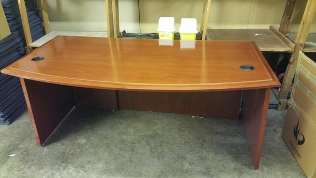 Preview of the first image of LARGE OFFICE DESK.
