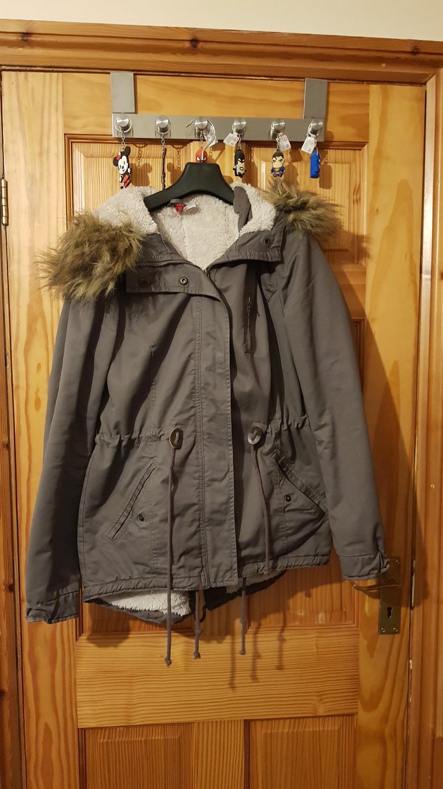 Preview of the first image of H&M Parka.
