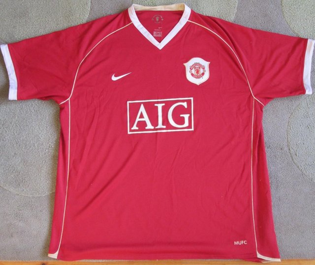 Preview of the first image of 2006/7 Man Utd Football shirt 3XL (Incl P&P).