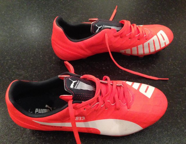 Preview of the first image of Puma Evospeed pink football boots size 8.