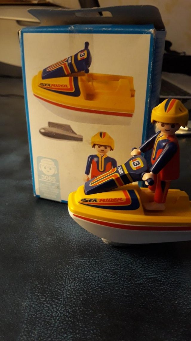 Preview of the first image of Playmobil 3065 Jetski Rider.