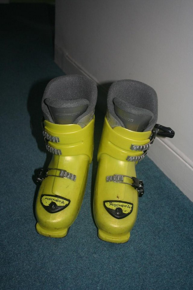 Image 2 of Ski clothes & boots for woman & children