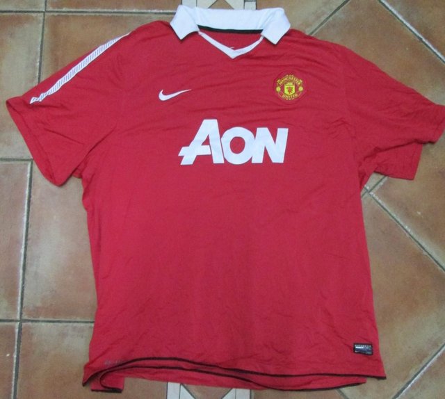 Preview of the first image of Nike Man Utd AON Football Shirt 3XL.