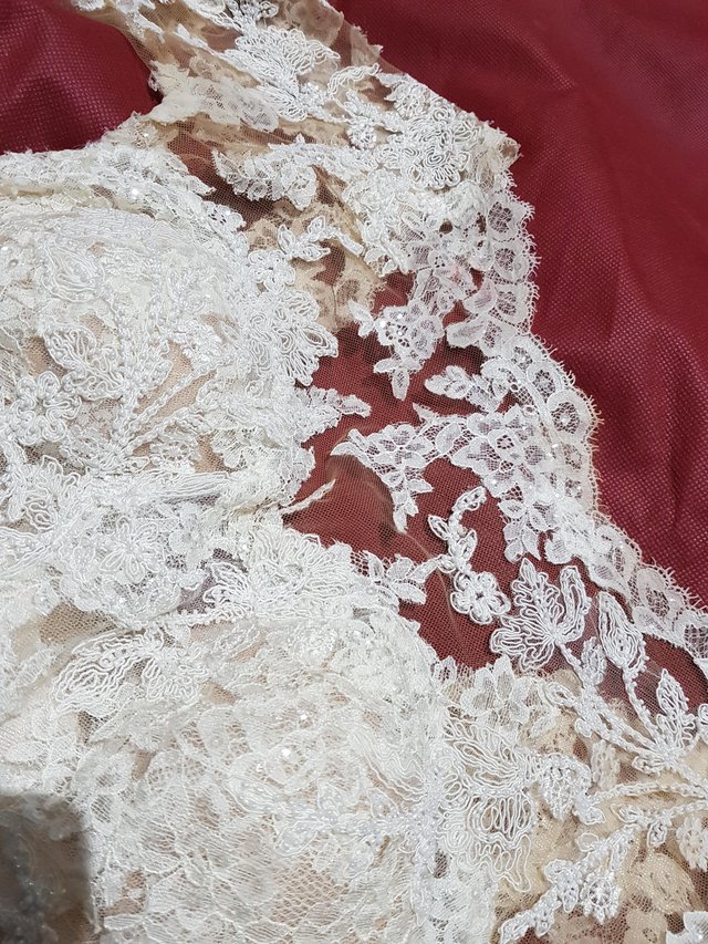 Preview of the first image of White/Off white Wedding Dress.