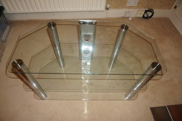 Image 2 of Tv support table