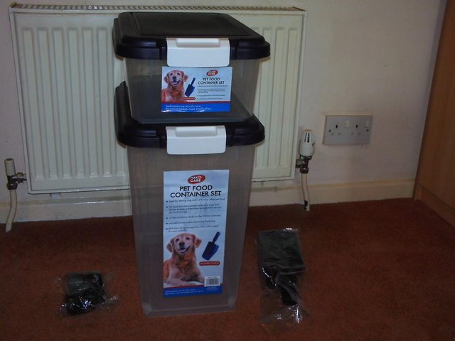 Image 3 of Pet food containers
