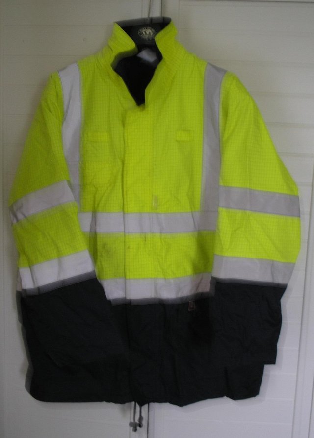 Preview of the first image of Hi-Vis Waterproof Jacket size XL.