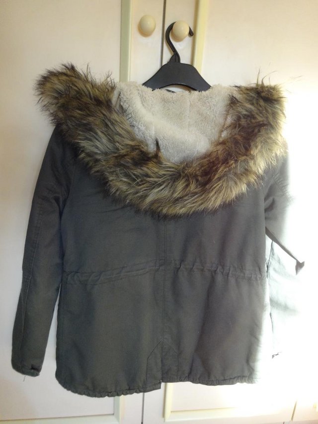 Preview of the first image of Parka Fleece-Lined Ladies H&M Jacket with Hood.