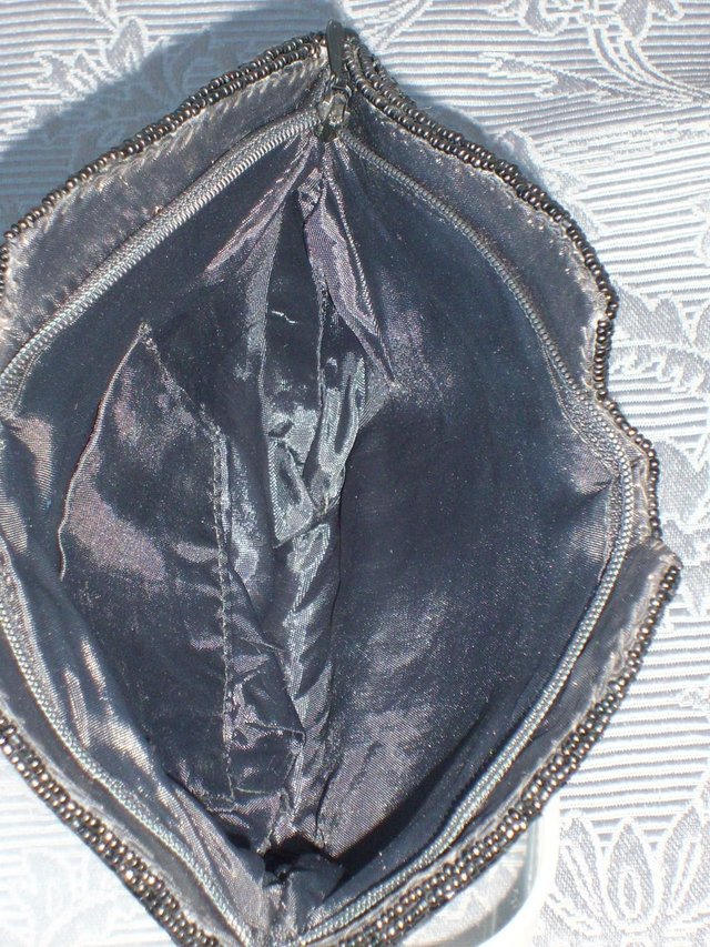 Image 6 of Vintage/Art Deco Look Black Beaded Shell Bag