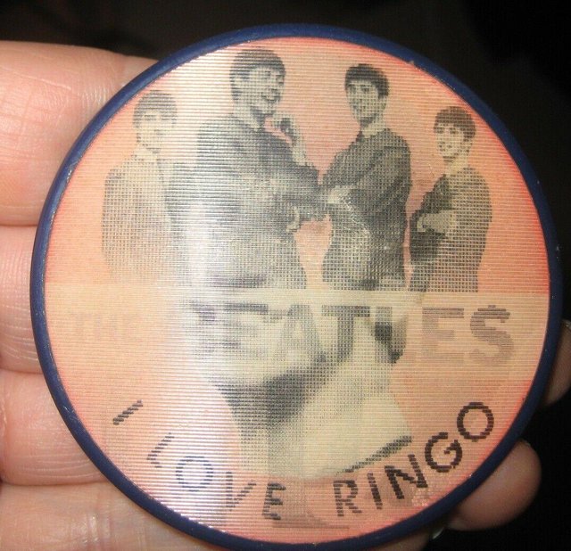 Preview of the first image of BEATLES I LOVE RINGO VintageVari-Vue Flicker Pin Badge.