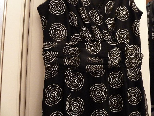Preview of the first image of Wallis black/white floaty dress, approx. size 8-10.