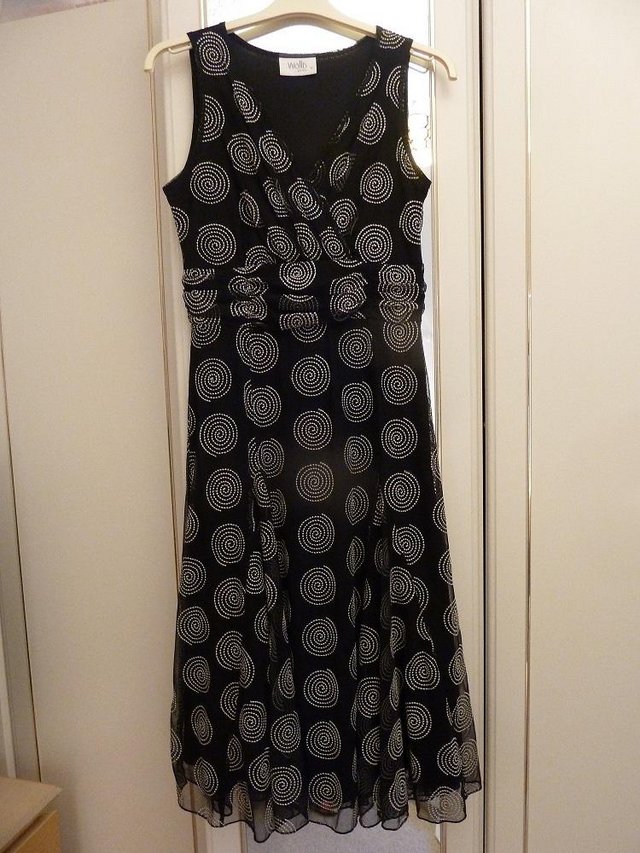 Image 3 of Wallis black/white floaty dress, approx. size 8-10