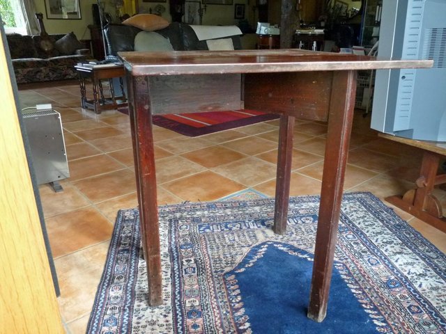 Preview of the first image of Georgian Mahogany drop leaf side table ,C 1770, lovely colou.