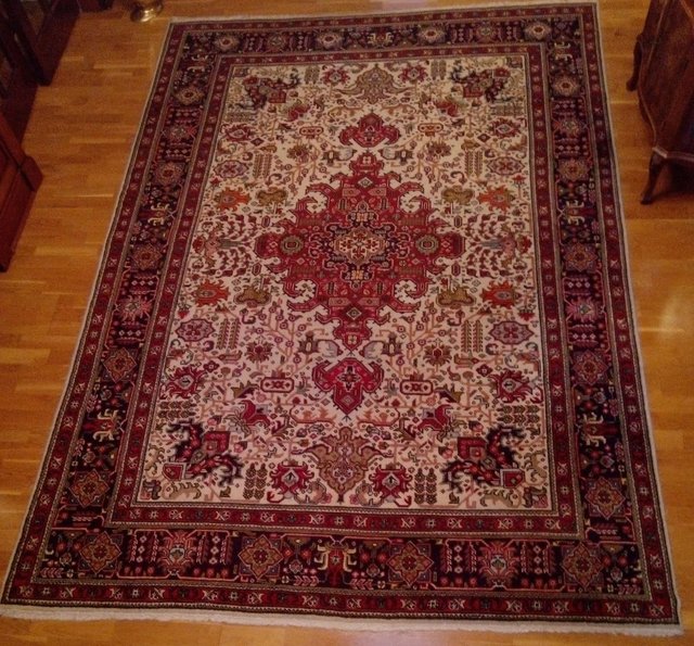 Image 2 of Oriental Carpet in excellent condition