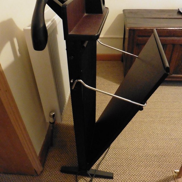 Image 3 of TROUSER PRESS