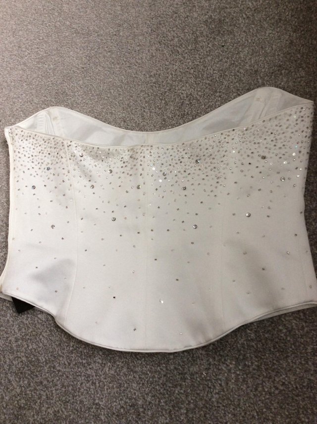 Preview of the first image of SATIN SEQUINNED TOP Vintage Pearce Fionda size 14.