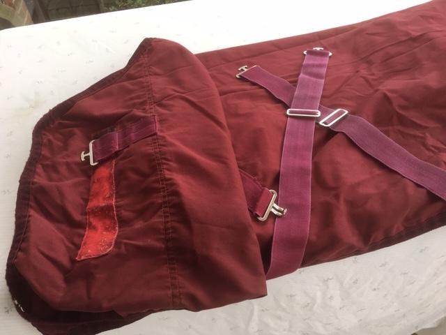 Preview of the first image of Luxury Summer Sheet in Burgundy Size 6'0.