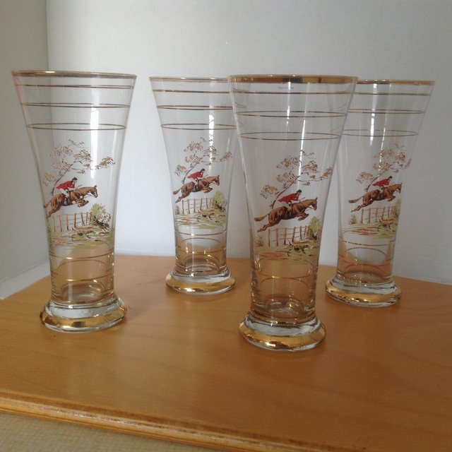 Preview of the first image of Vintage lager glass hunting scene 1960s.